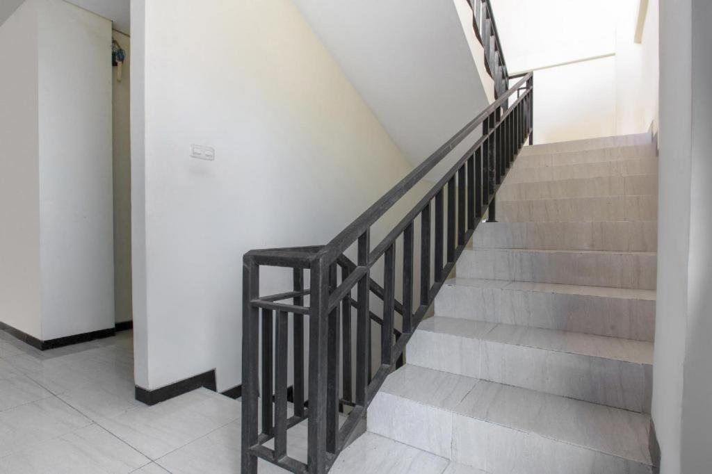 Reddoorz Syariah Near Transmart Mall باليمبانغْ المظهر الخارجي الصورة