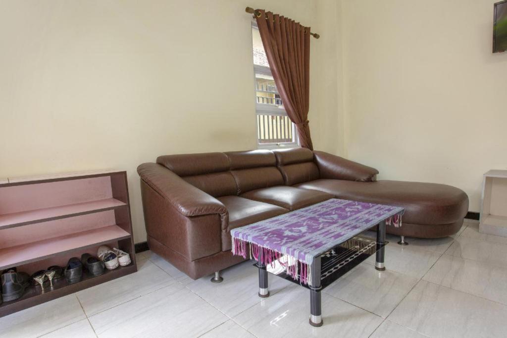 Reddoorz Syariah Near Transmart Mall باليمبانغْ المظهر الخارجي الصورة