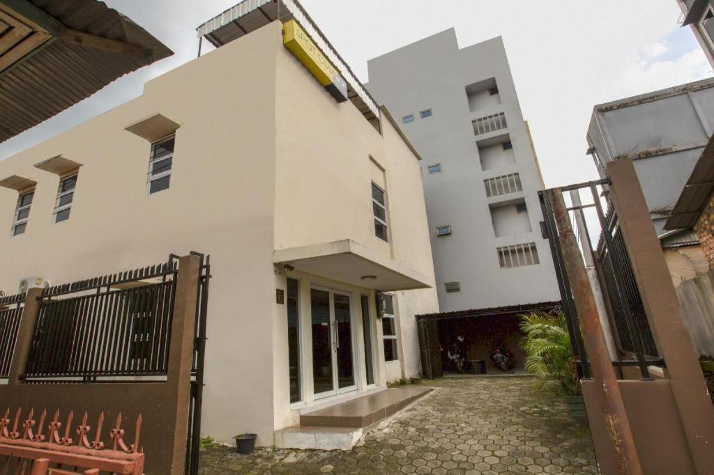 Reddoorz Syariah Near Transmart Mall باليمبانغْ المظهر الخارجي الصورة