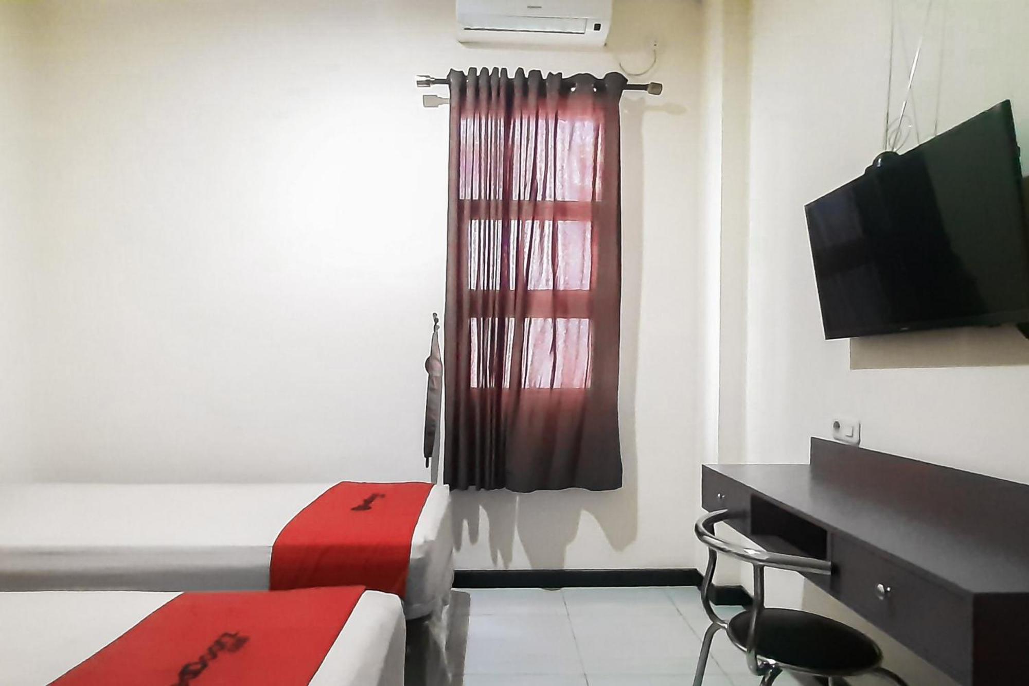 Reddoorz Syariah Near Transmart Mall باليمبانغْ المظهر الخارجي الصورة