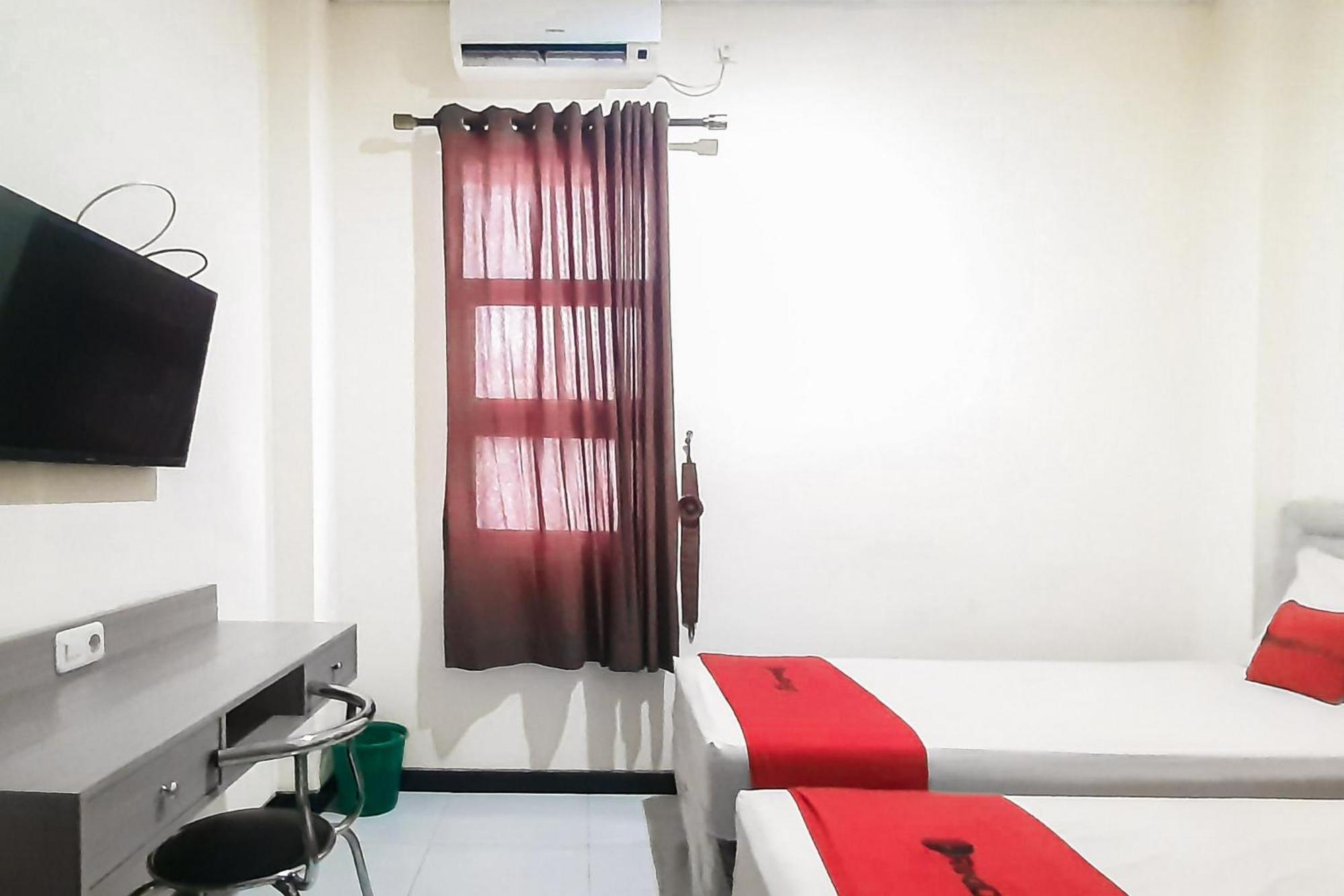 Reddoorz Syariah Near Transmart Mall باليمبانغْ المظهر الخارجي الصورة