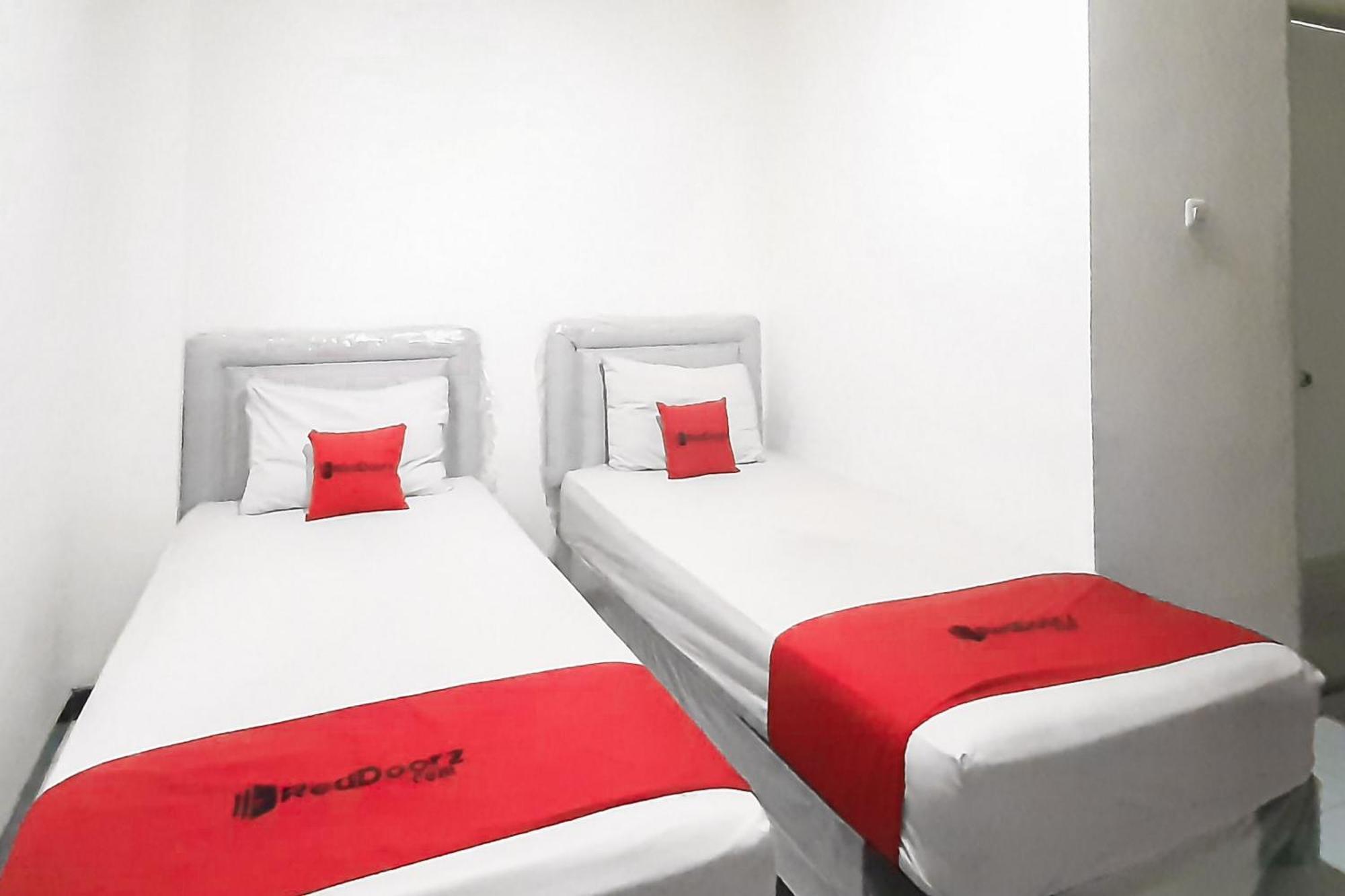 Reddoorz Syariah Near Transmart Mall باليمبانغْ المظهر الخارجي الصورة
